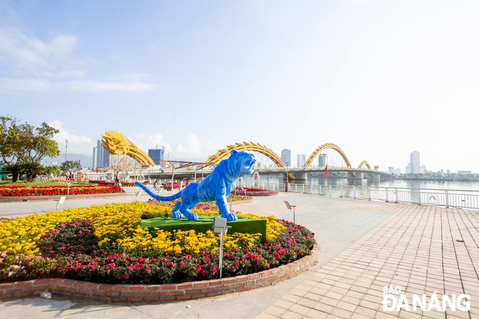 Da Nang streets brilliantly decorated to welcome in Lunar New Year ...