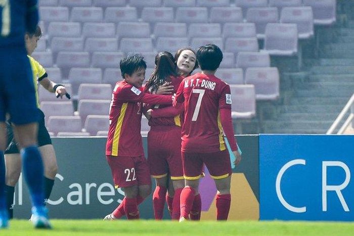 Đánh bại Thái Lan, tuyển nữ Việt Nam chạm tay vào vé dự World Cup