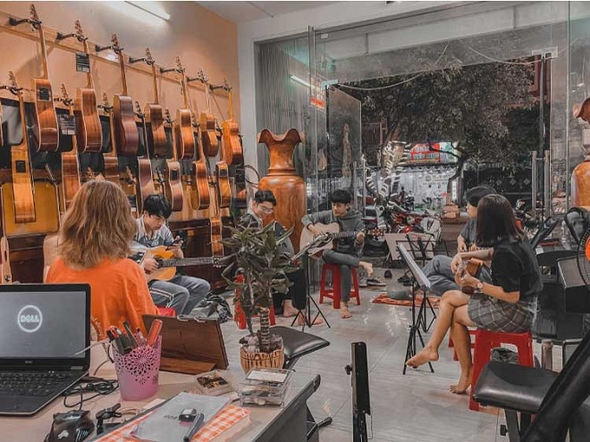 Shop Đàn Guitar tại Đà Nẵng