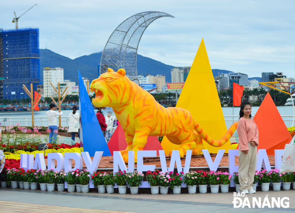 The image of the tiger mascot on the western end of the Han River