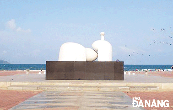 The ‘Me Au Co’ (Mother Au Co) Statue -one of the highlights of the Da Nang-based East Sea Park.