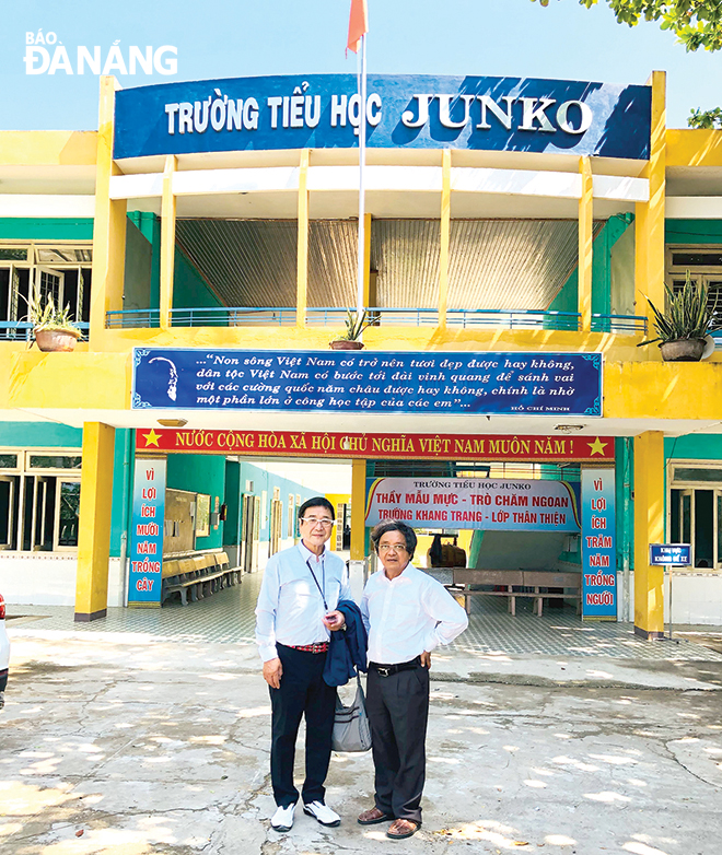 Mr Takahashi Hirotaro (Junko's father) and Prof. Dr Tran Van Nam (right) visit Junko Primary school in 2019.