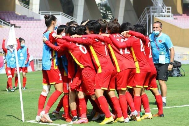 Vietnamese national women’s football team earn new victory (Photo: Thanh nien)