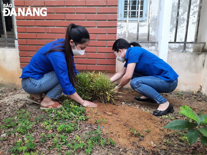 Lễ phát động có sự tham gia của nhiều đoàn viên thanh niên quận Hải Châu. Ảnh: T.HUY