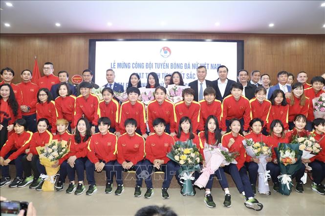 Cầu thủ Đội tuyển bóng đá nữ Việt Nam tại lễ mừng công. Ảnh: Minh Quyết/TTXVN