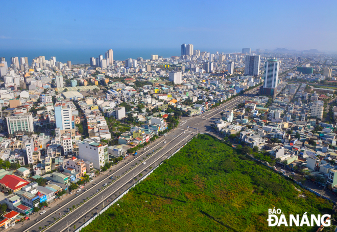 Under the upgrade work, the existing frontage roads were widen to 7.5m from 6m by replacing existing median strips with 0.5m-wide assembled reinforced concrete ones, and renewing road surface with a width of 2m.