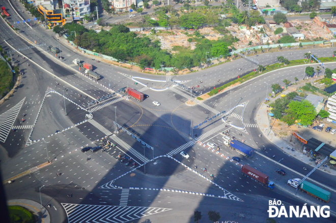 An intersection on the western end of the Han River Bridge - an important item on the Ngo Quyen - Ngu Hanh Son route after upgrade. 