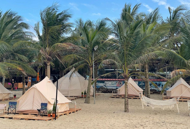 Romantic space by Tien Sa beach. Photo: H.L