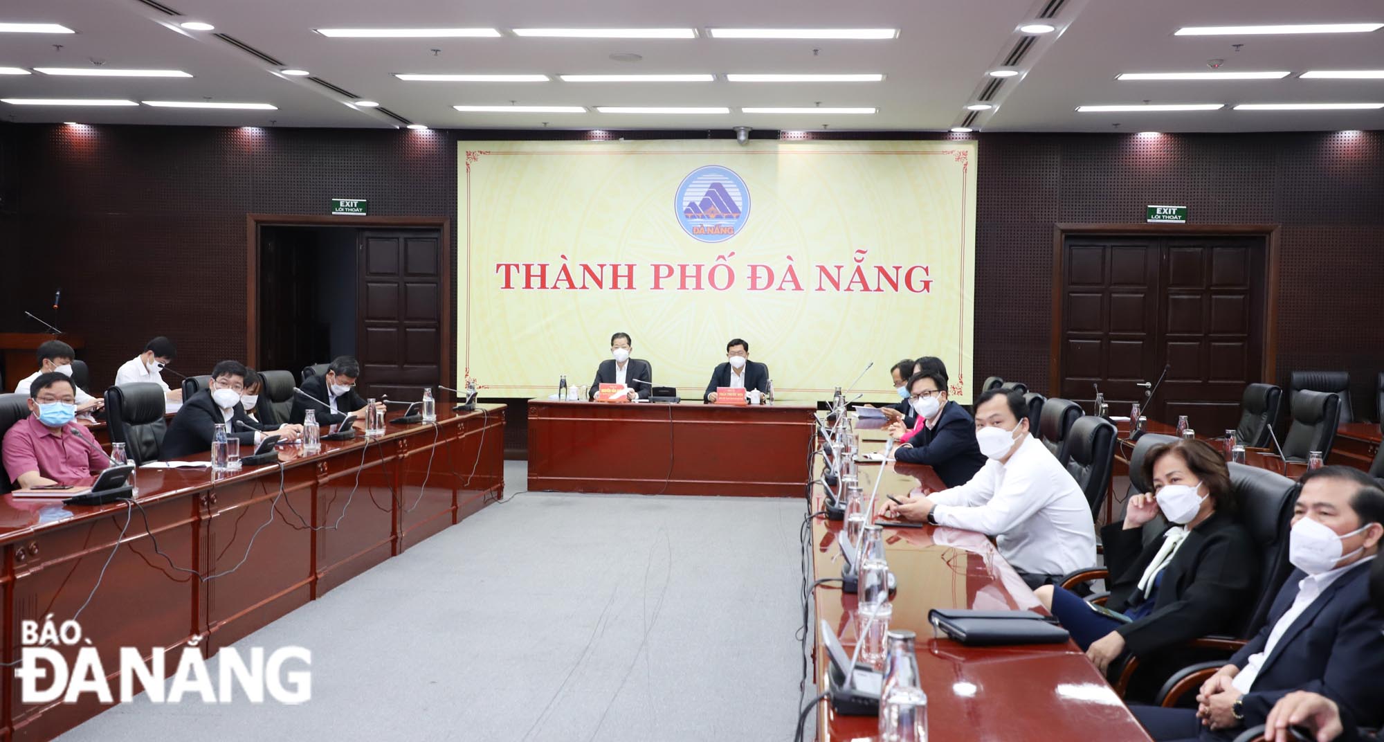 The delegates the Da Nang broadcast point of the national teleconference, February 15, 2022. Photo: NGOC PHU