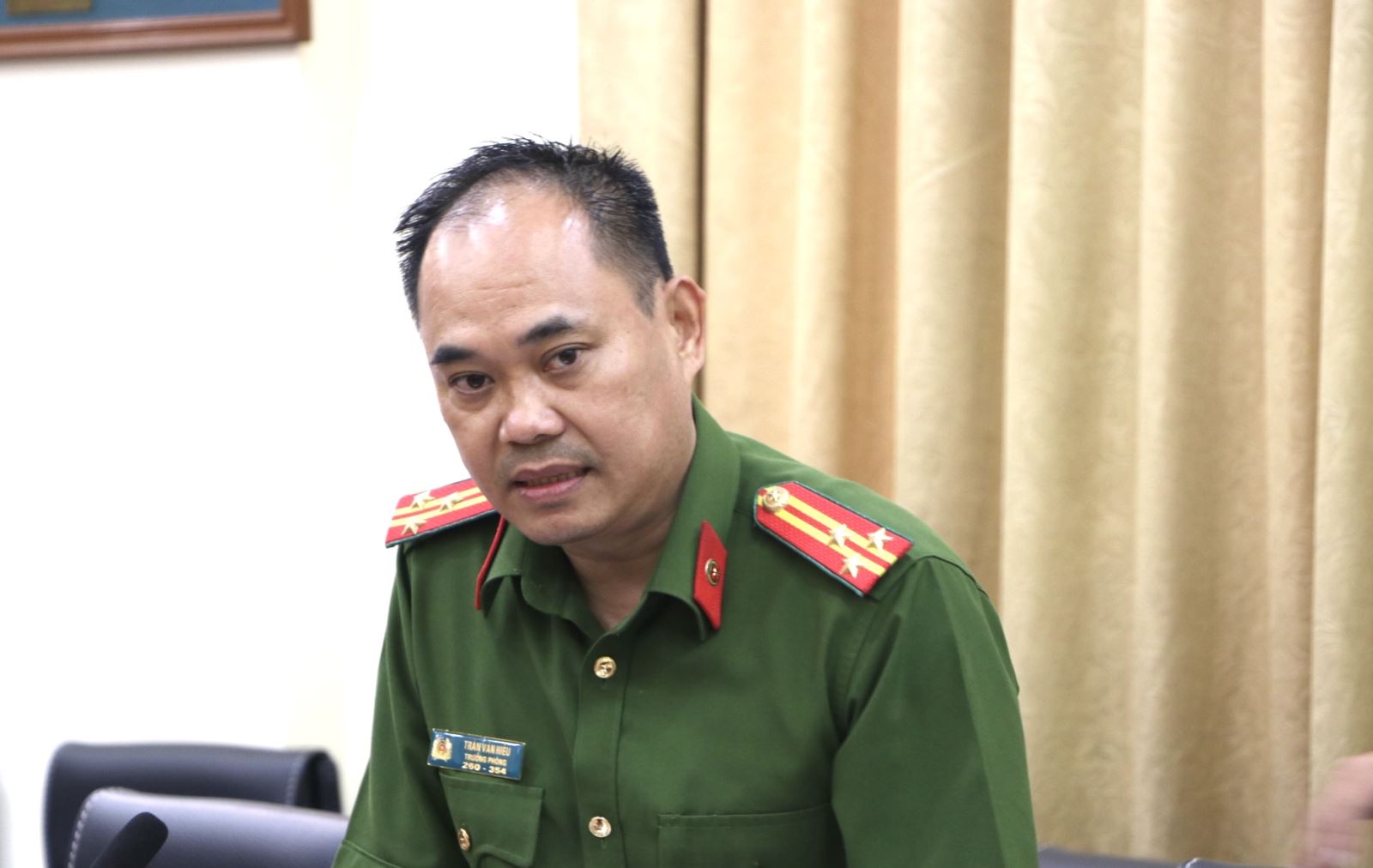 Thượng tá Trần Văn Hiếu, Trưởng Phòng cảnh sát hình sự Công an TP Hồ Chí Minh cung cấp thông tin cho báo chí. 
