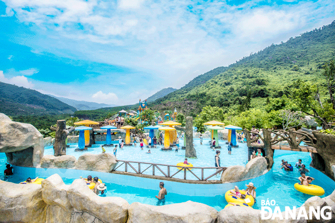 Tourism businesses in Da Nang are making every effort to improve the visitor experience by renewing their products and services. IN THE PHOTO: Visitors enjoyed the Nui Than Tai Hot Spring Park on the first day of opening on February 8. Photo: THU HA