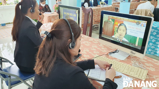 In addition to face-to-face interviews, recruiters have tried to conduct virtual interviews but they found it very hard to hire employees. Photo: P.C