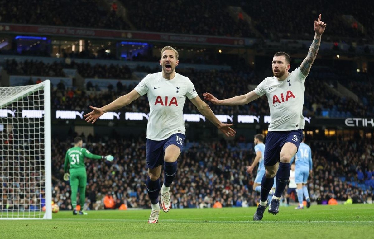 Kane lập cú đúp giúp Tottenham đánh bại Manchester City. (Nguồn: Getty Images)