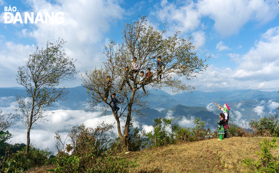 H'mong children in Pa Chao O Village have fun in a mountainous area