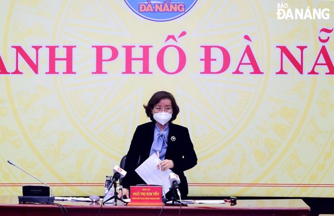 Vice Chairwoman Ngo Thi Kim Yen chaired Monday’s meeting of Da Nang Steering Committee for COVID-19 Prevention and Control. Photo: LE HUNG