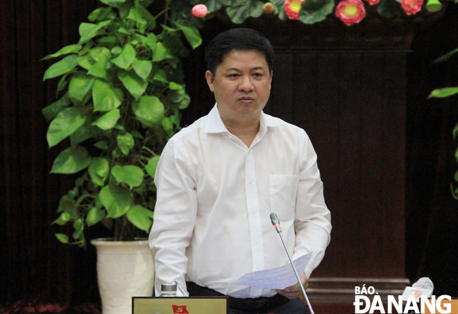 Phó Bí thư Thường trực Thành ủy Lương Nguyễn Minh Triết phát biểu tại buổi làm việc. Ảnh: TRỌNG HÙNG