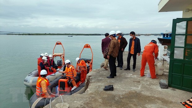 Rescue forces are searching for victims after the boat accident in Quang Nam Province on Saturday. — VNA/VNS Photo Tran Tinh