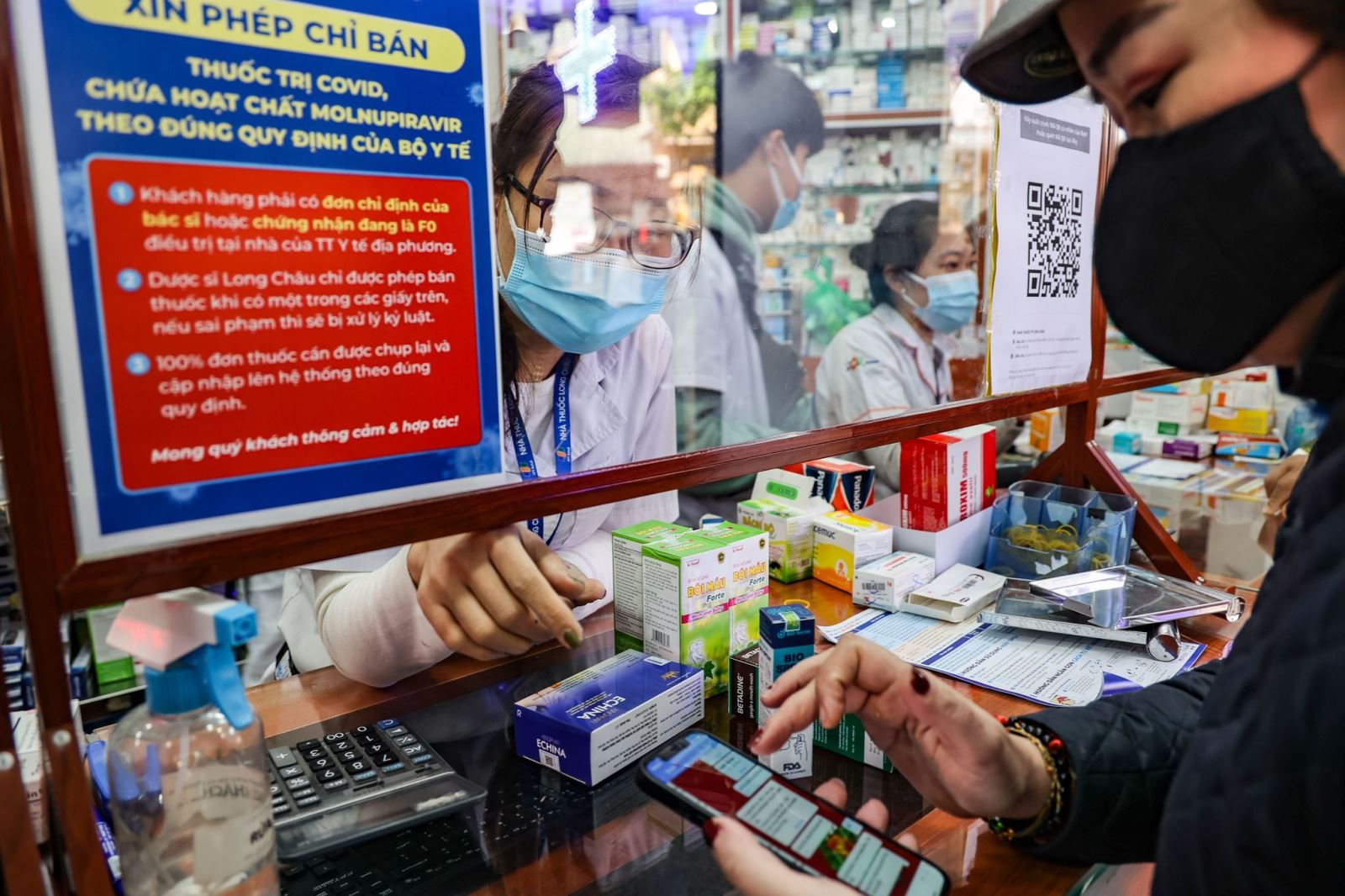 Ngày 2-3, Việt Nam tăng vọt lên 110.301 ca nhiễm mới SARS-CoV-2, Hà Nội trên 15.000 ca