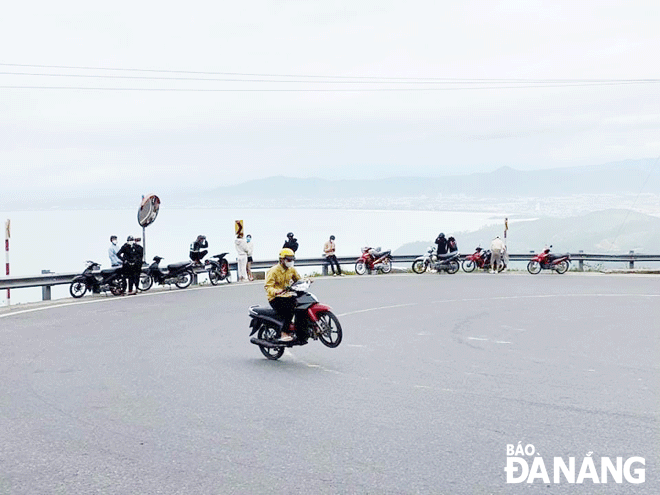 Ngăn chặn tình trạng tụ tập, đua xe trái phép trên đèo Hải Vân