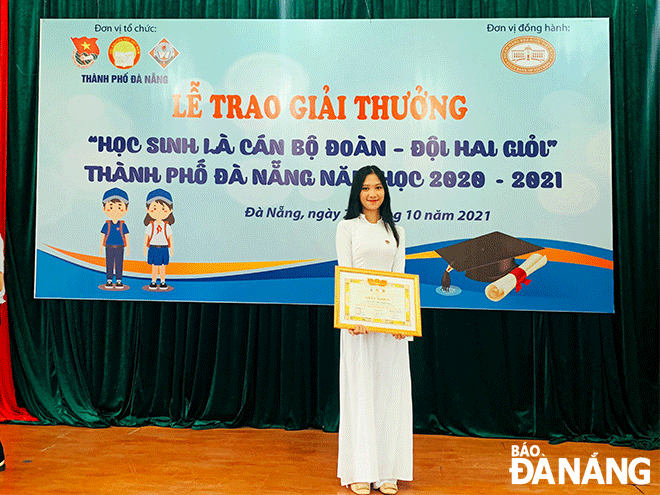 Nữ sinh đoạt giải Nhất môn Văn cấp thành phố