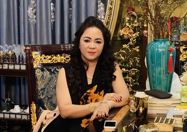 Công an TP. Hồ Chí Minh tạm hoãn xuất cảnh đối với bà Nguyễn Phương Hằng