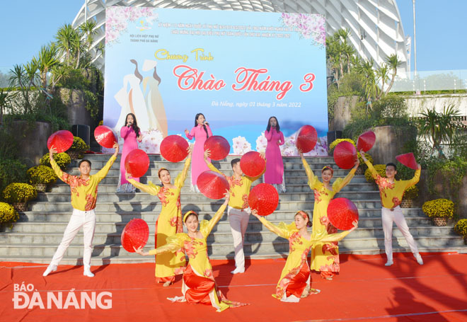 A musical performance at the opening ceremony of the programme ‘Hello March’. Photo: LE VAN THOM