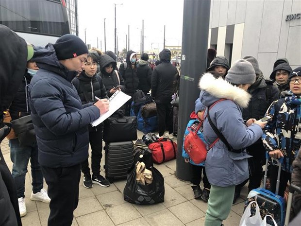 Vietnamese people in Ukraine prepare to evacuate (Source: VNA)