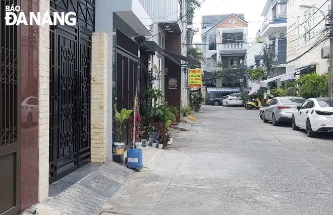 Một góc khu dân cư số 9 phường Hòa Thuận Tây (quận Hải Châu) sạch, đẹp và các hộ dân đều tự giác “nói không với đốt vàng mã”.  Ảnh: ĐẮC MẠNH