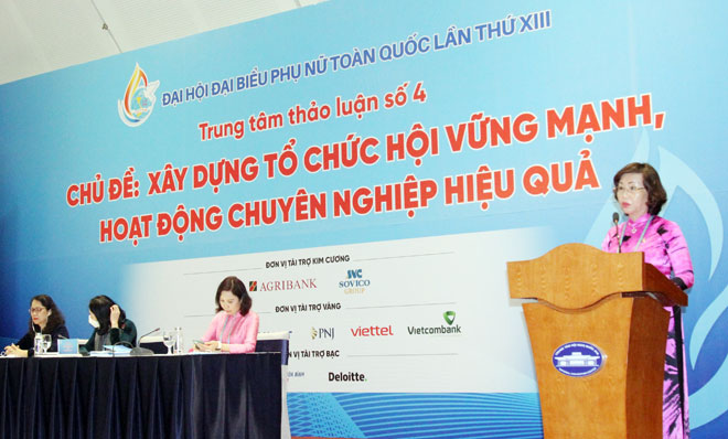 Phó Chủ tịch UBND thành phố Ngô Thị Kim Yến phát biểu