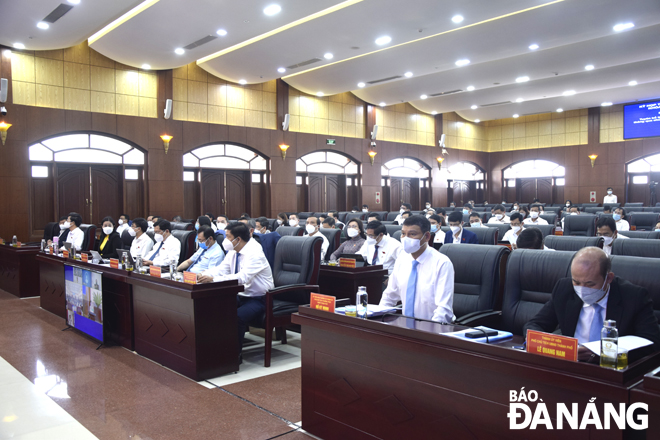 The delegates attend at the 5th session of the Da Nang People’s Council in its 10th tenure during the 2021-2026 term, March 11, 2022. Photo: TRONG HUY