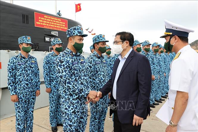 Thủ tướng Phạm Minh Chính thăm Lữ đoàn Tàu ngầm 189. Ảnh: Dương Giang/TTXVN