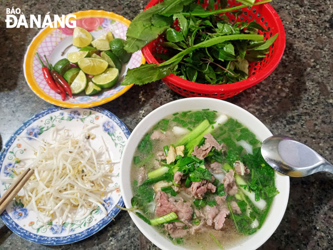 The heirloom Northern Pho has been added with bean sprouts to meet the requirements of Da Nang diners. Photo: A.Q