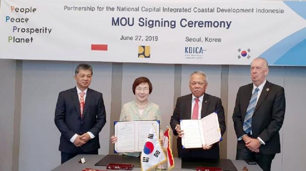 Indonesia and the Republic of Korea signs an MoU on coastal development in 2019 (Photo: Antara)