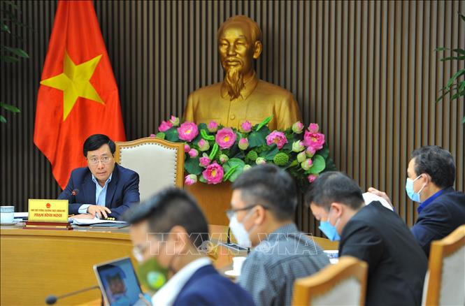 Phó Thủ tướng Thường trực Phạm Bình Minh chủ trì cuộc họp. Ảnh: Minh Đức/TTXVN