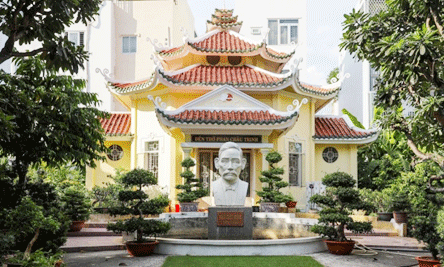 Khu mộ Phan Châu Trinh tại Thành phố Hồ Chí Minh. (Ảnh tư liệu)