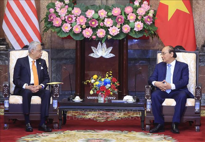 Chủ tịch nước Nguyễn Xuân Phúc tiếp Thủ tướng Malaysia Ismail Sabri Yaakob. Ảnh: Thống Nhất/TTXVN