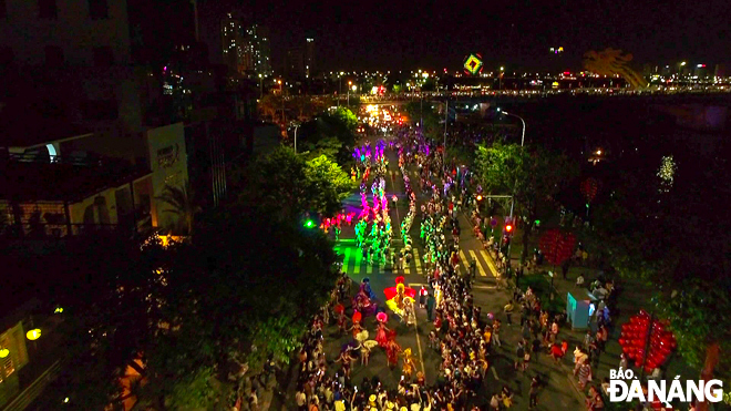 The street dance programme drew much attention from both locals and visitors.