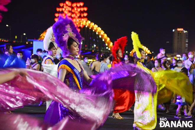 The programme was well-invested in sound, costumes, musical scripts and especially professional performance techniques of the dancers.