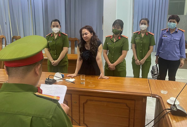 Công bố quyết định khởi tố bị can, lệnh bắt tạm giam bị can Nguyễn Phương Hằng. Ảnh: baochinhphu.vn