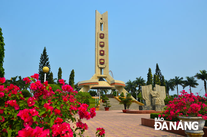 The Da Nang Peace Monument located on September 2 Street, Hai Chau District is dedicated to heroes and martyrs who laid down their lives to protect the independence and freedom of the Fatherland. Photo: XUAN SON