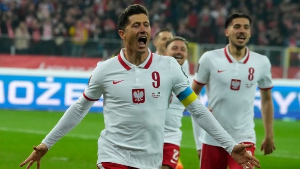 Robert Lewandowski đưa Ba Lan đến Qatar dự World Cup. (Nguồn: AP)