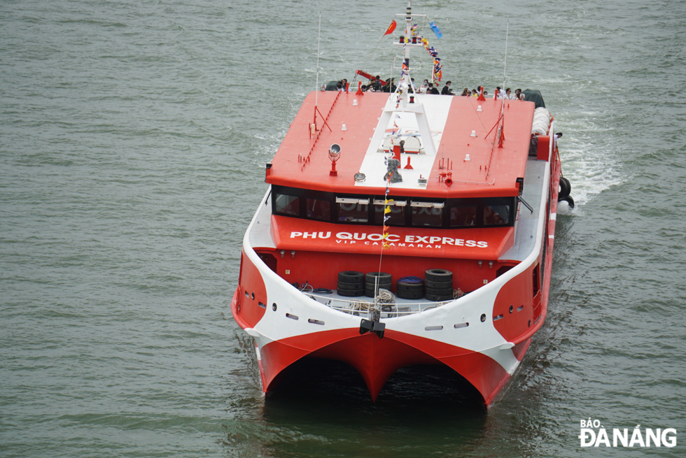 The high-speed ship, named Trung Trac, with IMO number of 9886483, will be used to transport passengers on the newly-launched Da Nang-Ly Son waterway tourism route. The 70-nautical mile journey will last three hours. 