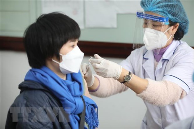 Ngày 12-4: Việt Nam đang điều trị hơn 1.200 bệnh nhân Covid-19 nặng