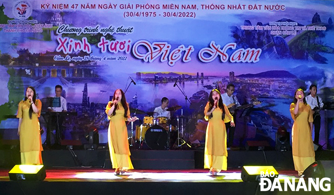 Tổ chức chương trình văn nghệ 'Xinh tươi Việt Nam'