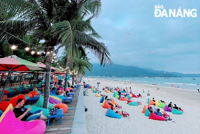 Tourism services on Da Nang beaches are increasingly diverse. Photo: T.Y