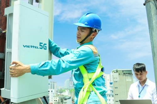 All three major carriers, including VinaPhone, MobiFone, and Viettel, have started their 5G journey by announcing the trial of the service in big cities like Hanoi, HCM City at the end of 2020. (Photo courtesy of Viettel)