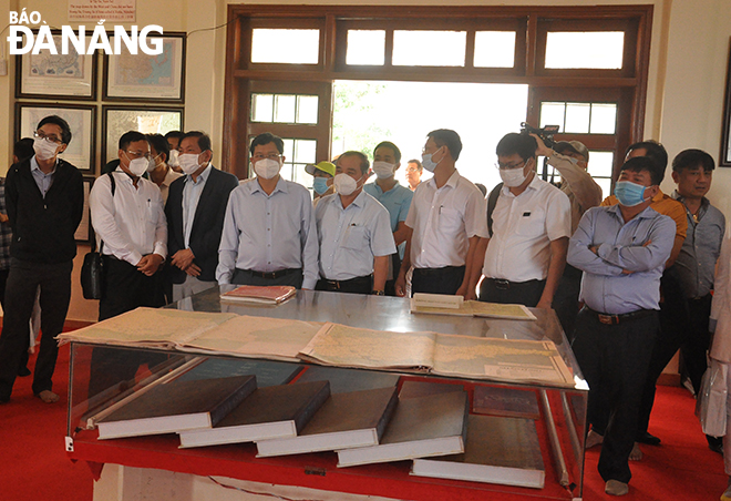 Delegations of tourists visiting the Hoang Sa Bac Hai Museum on the Ly Son Island.