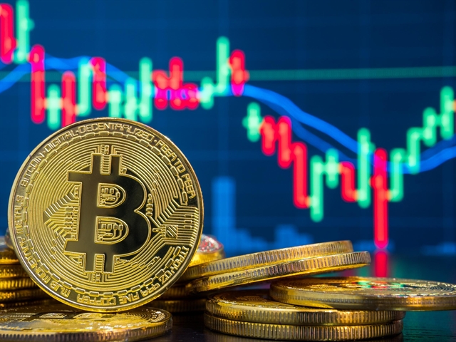       Viet Nam News Economy   Online searches for 'cryptocurrency' rise sharply during pandemic Update: April, 09/2022 - 08:56 Share facebook Chia sẻ bài viết lên Twitter Share google+ | https://link.gov.vn/INhRy1j7    Vietnamese’s Google search interest for cryptocurrency increased sharply during the pandemic. — File Photo