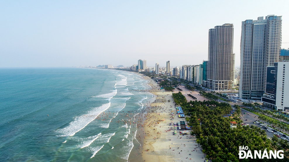 Chairman of the Da Nang Tourism Association Cao Tri Dung said that such a days-long holiday break offered an opportunity for the tourism industry to create momentum for the peak tourist season from May 2022 to July 2022. “Tourism activities in Da Nang are showing many signs of a prosperous recovery”, said Dung said.