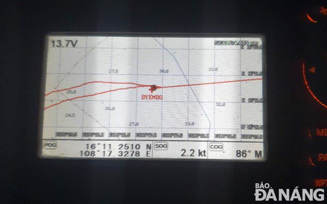 On Tuesday evening, the barge carrying dredged material was seen moving to the specified position to submerge the dredged material (Screenshot of the barge's cruise monitoring device).